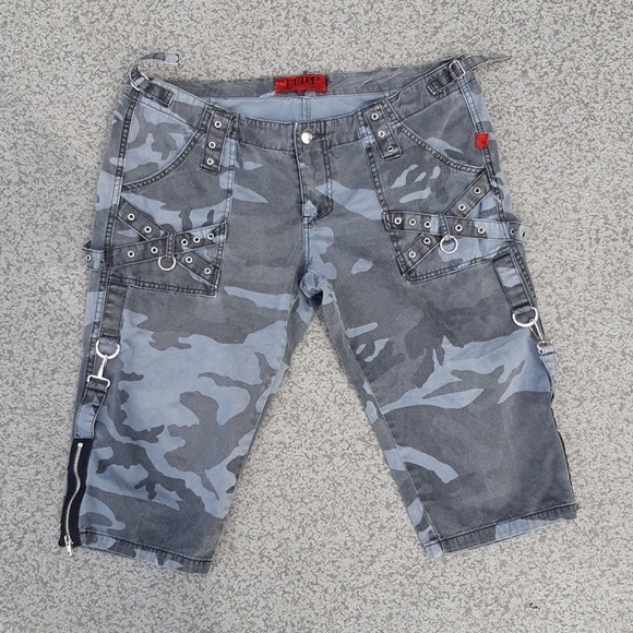 Tripp NYC Gray Camouflage Capris - Picture 4 of 13
